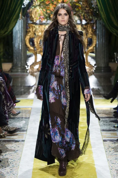 Look 11